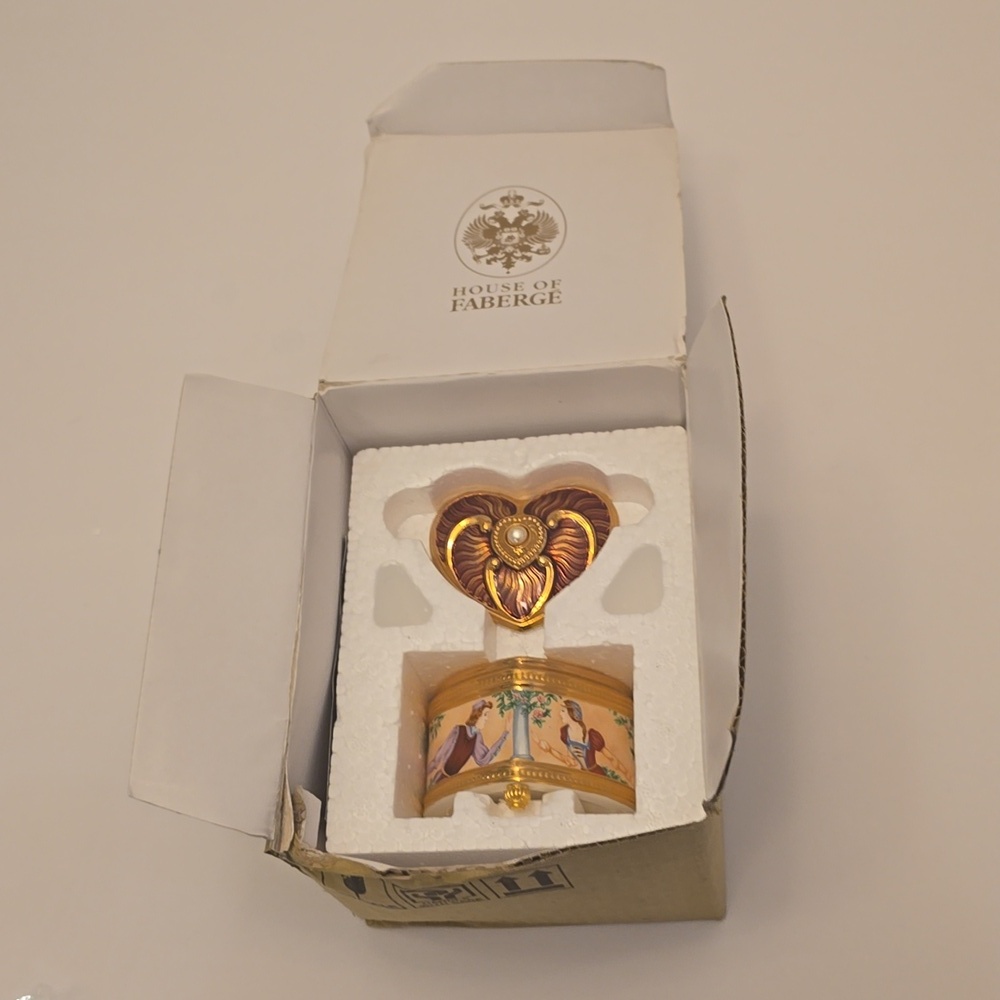 House of Faberge Romeo and Juliet Heart Music Box Franklin Mint